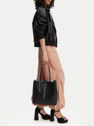 Juicy Couture Torebka CEO-BIJXT3265WVP. Czarny. Czarne shopper Juicy Couture, bez wzorów, ze skóry, bez dodatków. Za 319.99 zł.