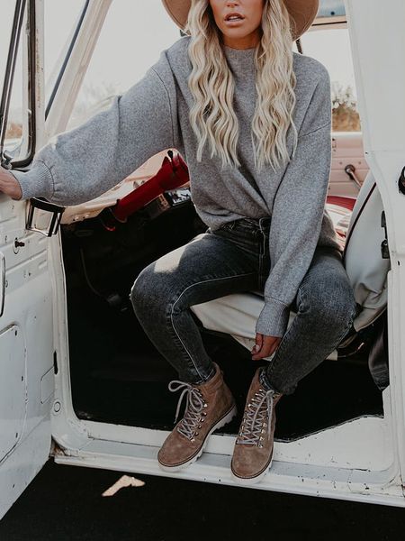 Milan Kiss Sweter w kolorze szarym rozmiar: S. Szare swetry Milan Kiss, s, bez wzorów, bez ramiączek. Za 91.77 zł.