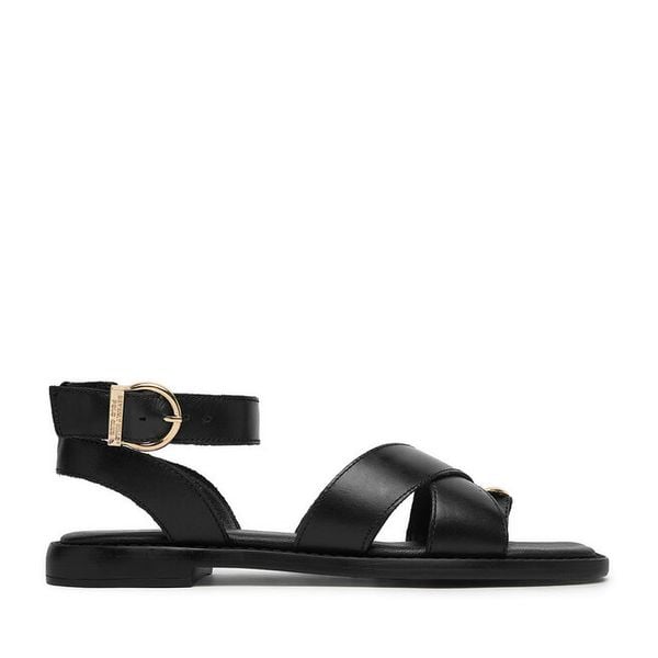 Sandały Beverly Hills Polo Club. Czarne sandały Beverly Hills Polo Club, bez wzorów, bez obcasa, na płaskiej podeszwie, bez zapięcia. Za 167.99 zł.