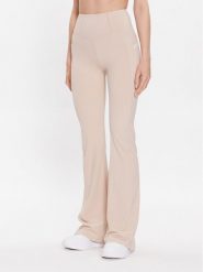 Guess Spodnie materiałowe Brigit V3GB03 MC04Z Beżowy Slim Fit. Brązowe spodnie materiałowe Guess, s, z aplikacjami, z materiału. Za 199.99 zł.
