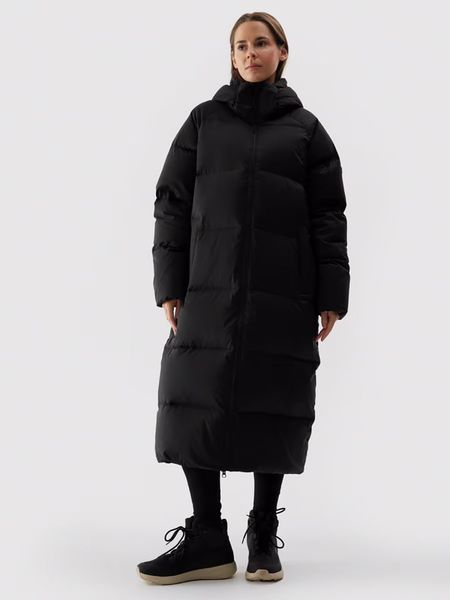 4F Płaszcz puchowy w kolorze czarnym rozmiar: XL. Czarne płaszcze 4f, xl, bez wzorów, z puchu, bez kaptura. Za 348.08 zł.