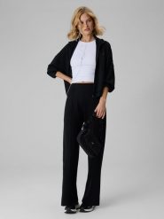 4F Spodnie dresowe z szerokimi nogawkami damskie - czarne XL. Czarne spodnie dresowe 4f, xl, bez wzorów, z dresówki. Za 189.99 zł.