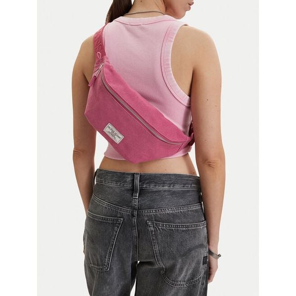 Torebka Guess Jeans. Czerwone torebki klasyczne Guess Jeans, z aplikacjami, z jeansu, bez dodatków. Za 84.99 zł.