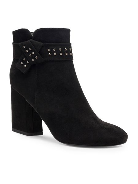 Clara Barson Botki MARI WYL3479-1 Czarny. Czarne botki Clara Barson, bez wzorów, z materiału, bez obcasa, na słupku, bez zapięcia. Za 139.99 zł.