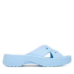 Klapki Crocs. Niebieskie klapki Crocs, bez wzorów, bez obcasa. Za 179.99 zł.