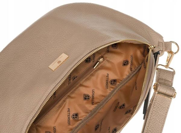 Duża saszetka damska ze skóry ekologicznej — Peterson. Torby na ramię Peterson, bez wzorów, ze skóry ekologicznej, na ramię, duże, bez dodatków. Za 75.99 zł.