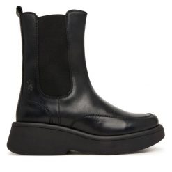 Sztyblety Fly London. Czarne botki Fly London, bez wzorów, bez obcasa, na płaskiej podeszwie, bez zapięcia. Za 839.99 zł.