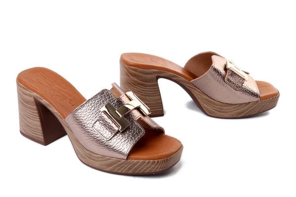 Oh! My Sandals 5635 doya cava, klapki damskie. Żółte klapki Oh My Sandals, bez wzorów, ze skóry, bez obcasa. Za 203.94 zł.