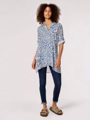 Apricot Bluzka w kolorze biało-niebieskim rozmiar: XXL. Białe bluzki Apricot, xxl, bez wzorów, z asymetrycznym kołnierzem, bez ramiączek. Za 78.99 zł.