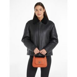 Torebka Calvin Klein. Brązowe torebki klasyczne Calvin Klein, bez wzorów, bez dodatków. Za 289.99 zł.