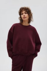 Bluza damska typu oversize w kolorze BURGUNDY - PINEY-UNI. Czerwone bluzy sportowe Marsala, uniwersalny, bez wzorów, z bawełny, bez kaptura. Za 259.90 zł.