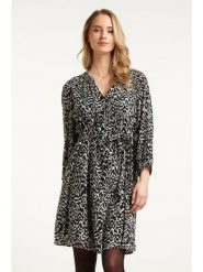 Smashed Lemon Sukienka w kolorze czarnym rozmiar: 3XL. Czarne sukienki Smashed Lemon, na co dzień, xl, bez wzorów, z tkaniny, bez kołnierzyka, bez ramiączek, midi, proste. Za 143.99 zł.