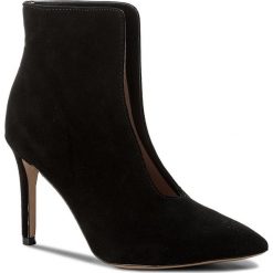 Botki L37 - Hot Star Z11 Czarny. Czarne botki L37, bez wzorów, ze skóry, bez obcasa, na obcasie, bez zapięcia. W wyprzedaży za 349.00 zł.