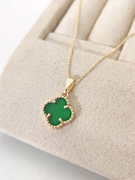 Nakkash Pozłacany naszyjnik z zawieszką - dł. 42 cm rozmiar: onesize. Zielone naszyjniki Nakkash, z malachitem, pozłacane. Za 78.66 zł.