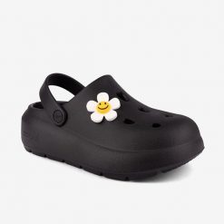 Klapki damskie Coqui. Czarne klapki Coqui, bez wzorów, bez obcasa. Za 135.99 zł.