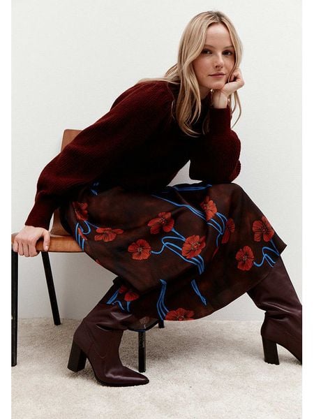 More & More Spódnica w kolorze czerwono-brązowym rozmiar: 34. Brązowe spódnice More & More, na imprezę, s, bez wzorów, z wiskozy, klasyczne, midi. Za 170.47 zł.