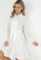Biała Koszulowa Sukienka z Bufiastym Rękawem i Ażurowymi Wstawkami Staples. Białe sukienki Born2be, l, w ażurowe wzory, vintage, bez kołnierzyka, bez ramiączek, mini, koszulowe. Za 219.99 zł.