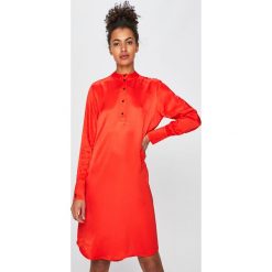 Scotch & Soda - Sukienka. Niebieskie sukienki Scotch & Soda, na co dzień, l, bez wzorów, z materiału, casualowe, bez kołnierzyka, bez ramiączek, mini, proste. W wyprzedaży za 319.90 zł.