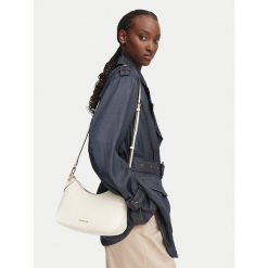 Torebka MICHAEL Michael Kors. Białe torebki klasyczne MICHAEL Michael Kors, bez wzorów, bez dodatków. Za 1,019.00 zł.