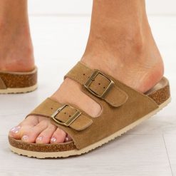 Camelowe skórzane klapki damskie Vinceza 101330. Brązowe klapki VINCEZA, bez wzorów, z jeansu, bez obcasa. Za 149.00 zł.
