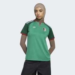 Koszulka wyjazdowa Algieria 26. Zielone bluzki Adidas, bez wzorów, sportowe, bez kołnierzyka, bez ramiączek. Za 439.00 zł.
