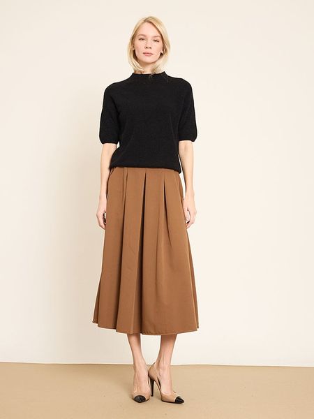 BGN Sweter w kolorze czarnym rozmiar: 38. Czarne swetry BGN, bez wzorów, bez ramiączek. Za 114.44 zł.