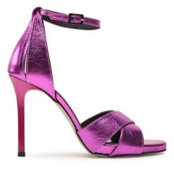 Sandały Karino. Czerwone sandały Karino, bez wzorów, bez obcasa, na szpilce, bez zapięcia. Za 449.99 zł.