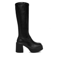 Kozaki DeeZee. Czarne kozaki DeeZee, bez obcasa, na słupku, bez zapięcia. Za 219.99 zł.