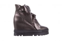 Botki Bayla-136 G710 Skóra Antracyt, Szary, Skóra naturalna - 41. Szare botki Bayla, z aplikacjami, z gumy, bez obcasa, na platformie, bez zapięcia. W wyprzedaży za 134.10 zł.