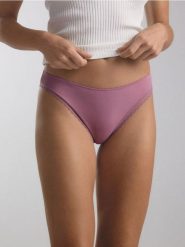 Majtki typu figi 3 pack - różowy. Czerwone figi Reserved, l, bez wzorów. Za 59.99 zł.