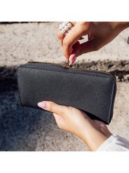 ATELIERS SAINT GERMAIN Skórzany portfel w kolorze czarnym - 19 x 10 x 2,5 cm rozmiar: onesize. Czarne portfele ATELIERS SAINT GERMAIN, bez wzorów, z materiału. Za 260.99 zł.