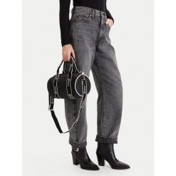 Torebka Guess. Czarne torebki klasyczne Guess, z aplikacjami, bez dodatków. Za 199.99 zł.