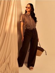 Jeansy wide leg high waist z materiałowym paskiem - brązowy. Brązowe jeansy Sinsay, bez wzorów, z podwyższonym stanem. Za 59.99 zł.