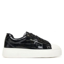 Trampki Armani Exchange. Czarne trampki Armani Exchange, bez wzorów, bez zapięcia. Za 759.99 zł.