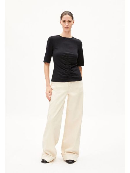 Armedangels Koszulka "Traslaraa" w kolorze czarnym rozmiar: L. Czarne bluzki ARMEDANGELS, l, bez wzorów, z bawełny, bez kołnierzyka, bez ramiączek. Za 87.40 zł.