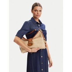 Torebka Guess. Brązowe torebki klasyczne Guess, z aplikacjami, bez dodatków. Za 679.99 zł.