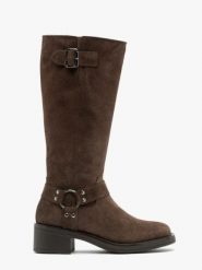 Brązowe kozaki biker boots ze skóry welurowej. Brązowe kozaki Brawo sp. z o.o., ze skóry, bez obcasa, bez zapięcia. Za 599.99 zł.