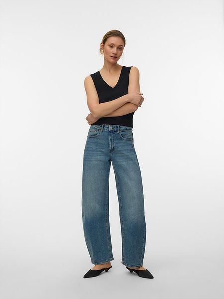 Vero Moda Top w kolorze czarnym rozmiar: L. Czarne topy Vero Moda, l, bez wzorów, bez kołnierzyka, bez ramiączek. Za 48.62 zł.
