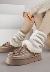 Ciemnobeżowe Śniegowce na Platformie Ozdobione Frędzlami i Haftem Ezivelle. Brązowe trapery i śniegowce Renee. Za 109.99 zł.