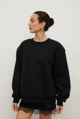 Klasyczna bluza z HAFTEM w kolorze TOTALLY BLACK - NOEL. Czarne bluzy sportowe Marsala, m, bez wzorów, z bawełny, bez kaptura. Za 339.90 zł.