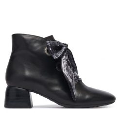 Botki Hispanitas. Czarne botki Hispanitas, bez wzorów, bez obcasa, na słupku, bez zapięcia. Za 739.99 zł.