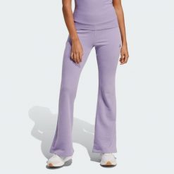 Spodnie Seasonal Essentials French Terry Flared. Czerwone spodnie materiałowe Adidas, na co dzień, bez wzorów. Za 239.00 zł.