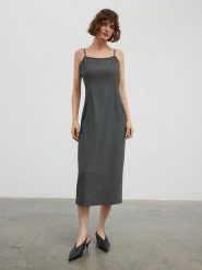 BGN Sukienka w kolorze antracytowym rozmiar: 36. Czarne sukienki BGN, na imprezę, bez wzorów, bez kołnierzyka, bez ramiączek, midi. Za 78.99 zł.