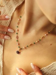 Pierres de Jade Pozłacany naszyjnik z elementami ozdobnymi - dł. 50 cm rozmiar: onesize. Brązowe naszyjniki Pierres de Jade, z cyrkonią, pozłacane. Za 86.99 zł.