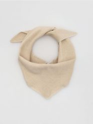 Szalik z dodatkiem wełny - złamana biel. Szaliki Reserved, bez wzorów, z wełny. Za 99.99 zł.