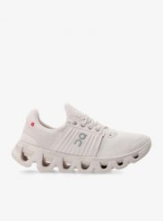 Buty outdoor damskie On Running Cloudswift 4 AD. Brązowe trekkingi On Running, z materiału, outdoorowe. Za 549.00 zł.