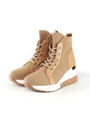 Foreverfolie Sneakersy w kolorze jasnobrązowo-białym rozmiar: 38. Białe trampki Foreverfolie, bez wzorów, z materiału, za kostkę, bez zapięcia. Za 86.95 zł.