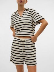 Vero Moda Szorty w kolorze kremowo-czarnym rozmiar: XS. Brązowe szorty Vero Moda, bez wzorów. Za 70.41 zł.