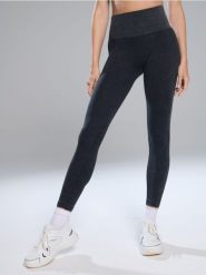 Prążkowane legginsy - szary. Szare legginsy Sinsay, l, bez wzorów, prążkowane. Za 39.99 zł.