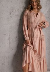 Jasnoróżowa Wiskozowa Sukienka o Rozkloszowanym Kroju z Wiązanym Paskiem i Koronką Reisavien. Czerwone sukienki Renee, na co dzień, l, bez wzorów, z koronki, eleganckie, bez kołnierzyka, bez ramiączek, maxi, rozkloszowane. Za 159.99 zł.